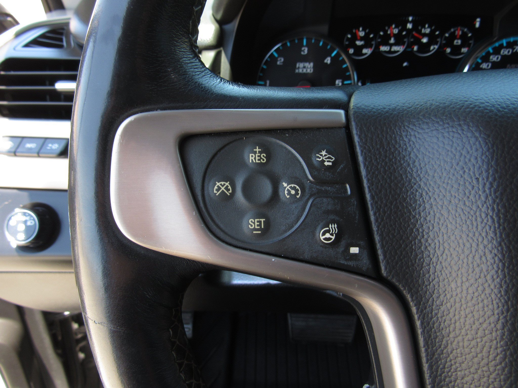 Used 2017 GMC Yukon Denali RWD image 24