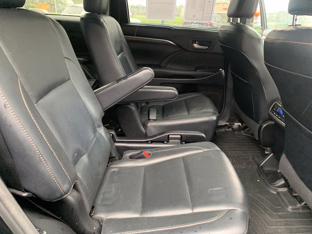 Used 2018 Toyota Highlander Limited w/ Protection Package #3 AWD/4WD image 27