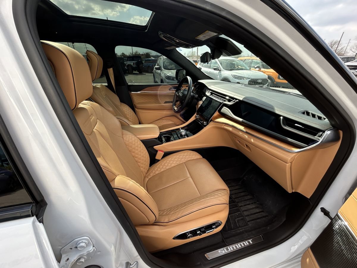 Used 2023 Jeep Grand Cherokee L Summit image 12
