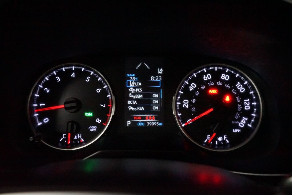 Certified 2022 Toyota RAV4 XLE Premium AWD/4WD image 15
