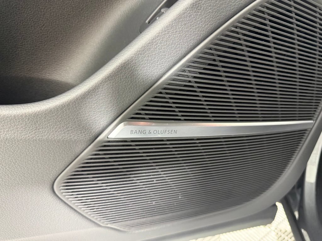 Used 2026 Audi SQ8 Prestige AWD/4WD image 30