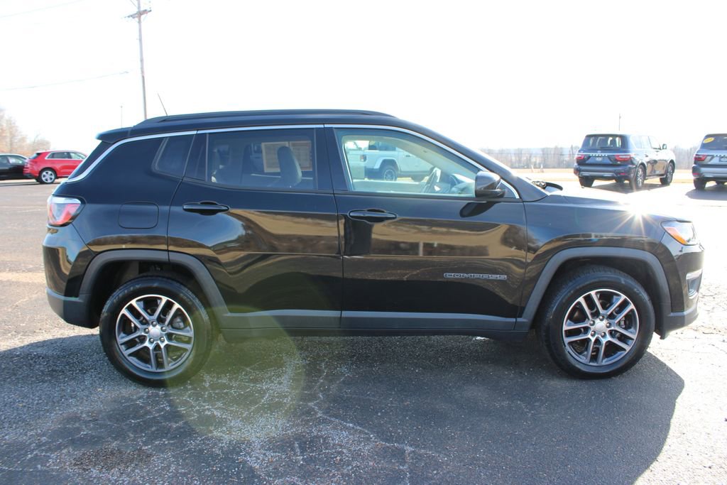 Used 2018 Jeep Compass Latitude w/ Popular Equipment Group image 11