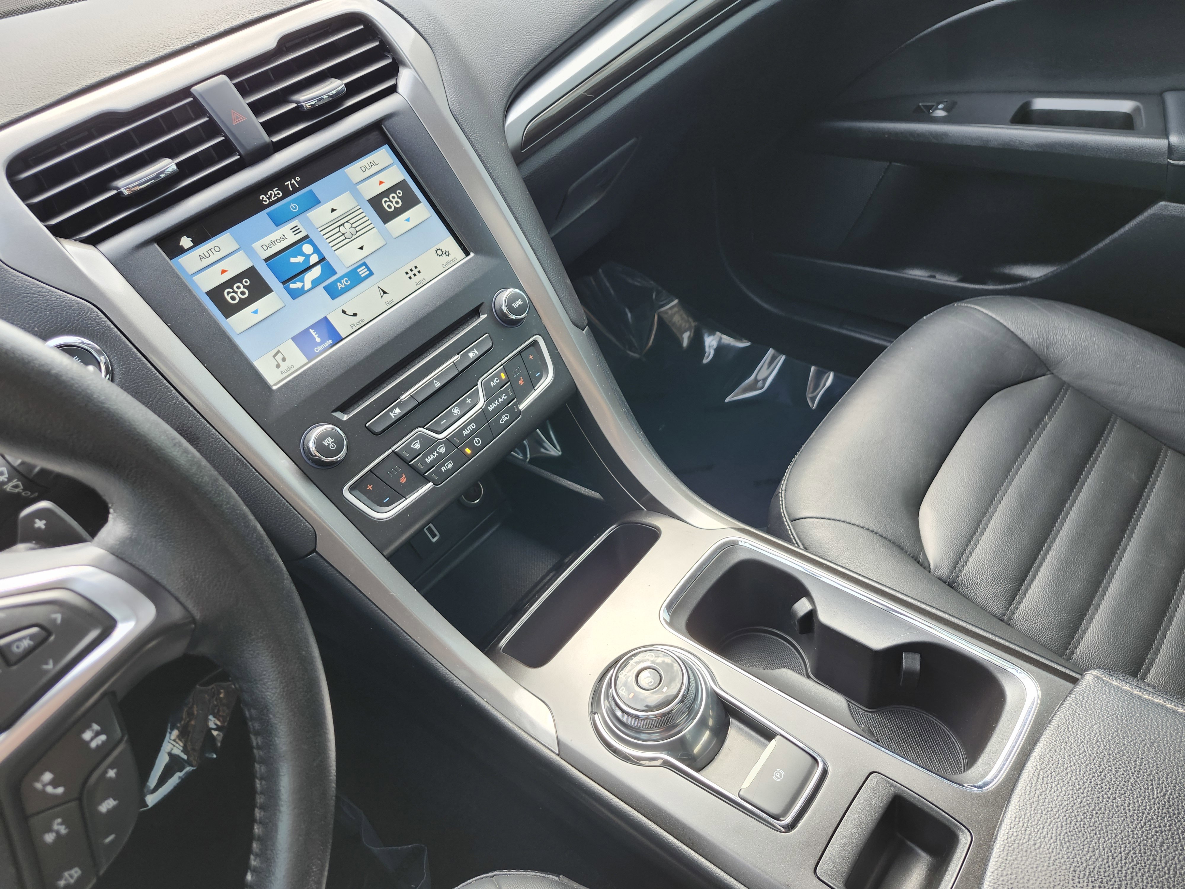 Used 2018 Ford Fusion SE w/ Fusion SE Technology Package image 33