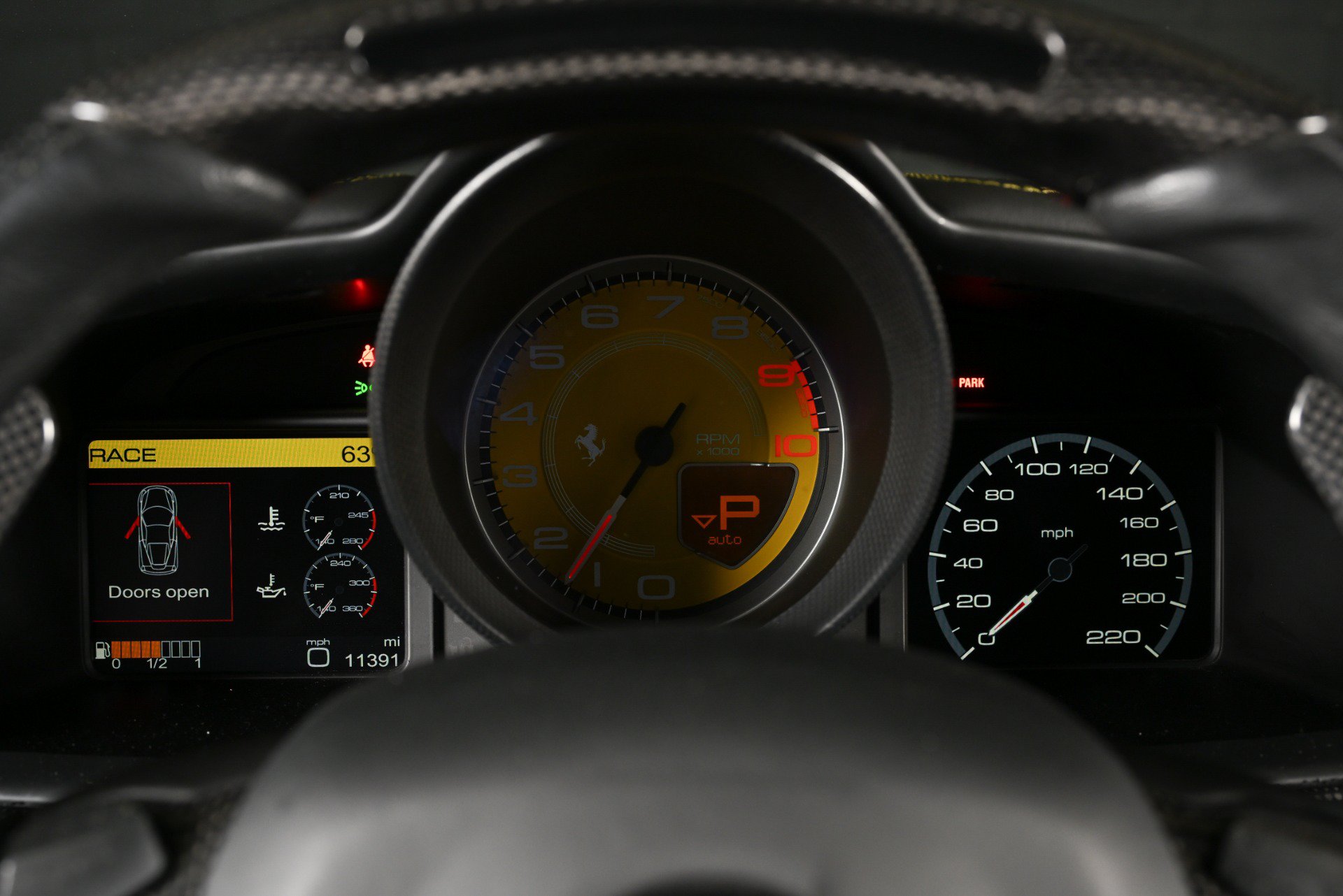 Used 2011 Ferrari 458 Italia Coupe RWD image 18