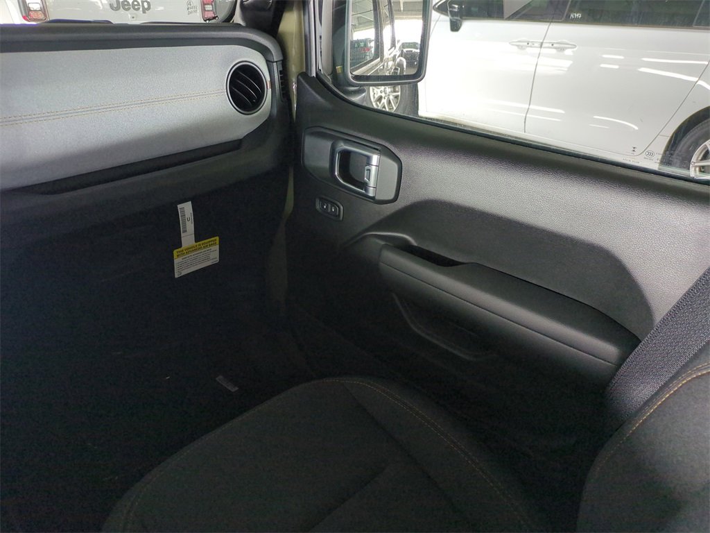 New 2025 Jeep Gladiator Sport image 17