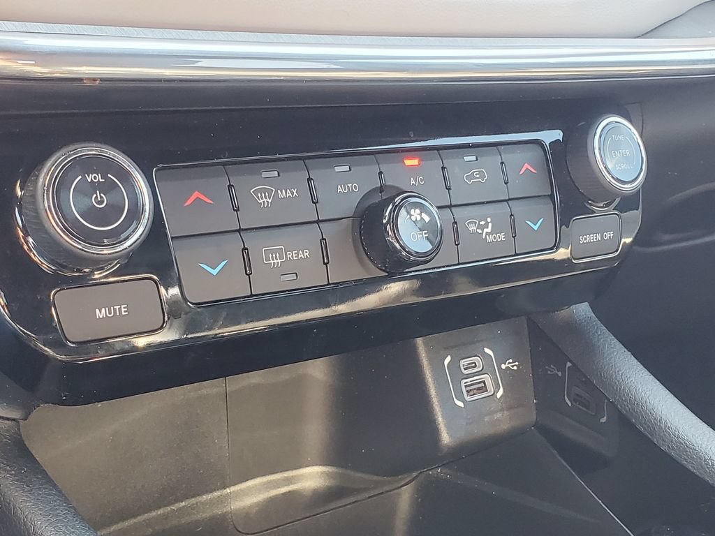 Used 2023 Jeep Compass Limited AWD/4WD image 19