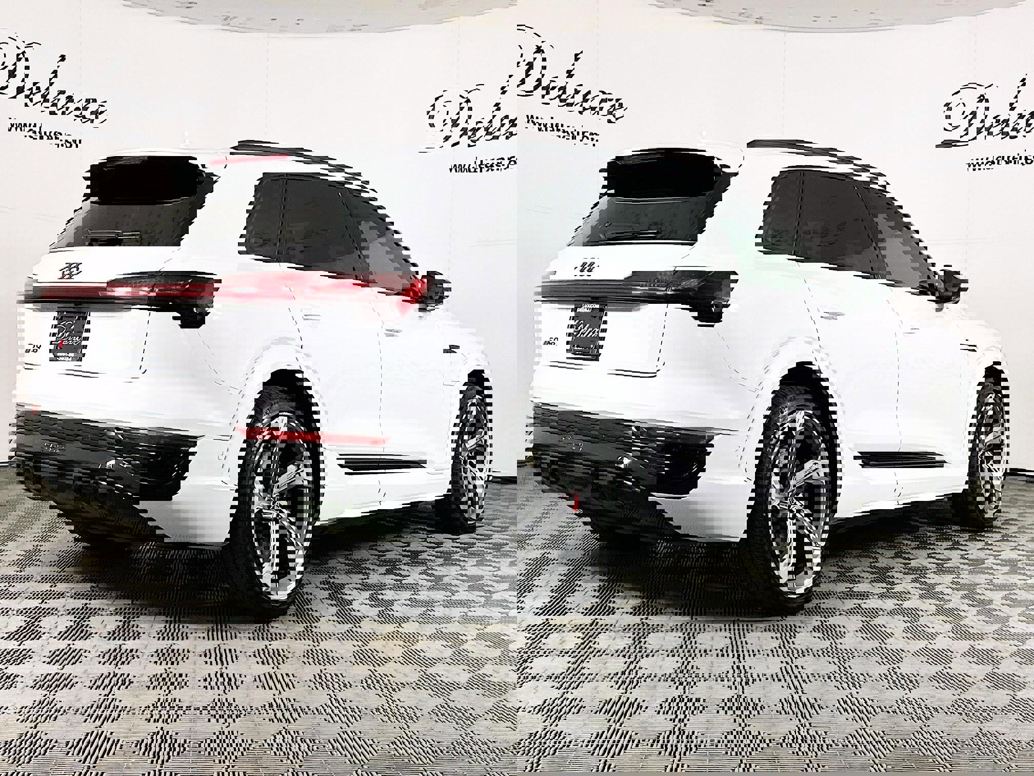 Used 2024 Audi SQ8 e-tron Premium Plus w/ Black Optic Package image 6