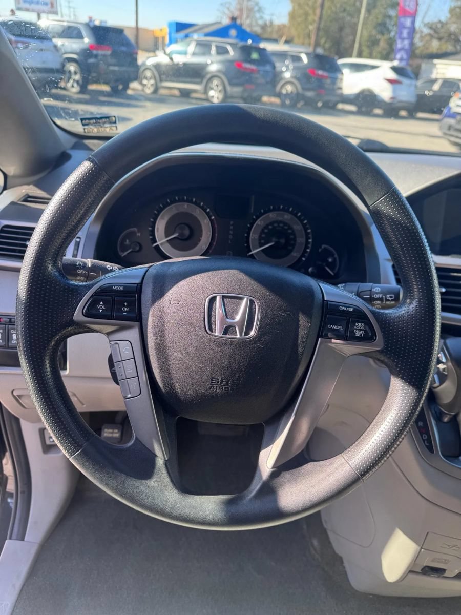 Used 2016 Honda Odyssey SE image 10