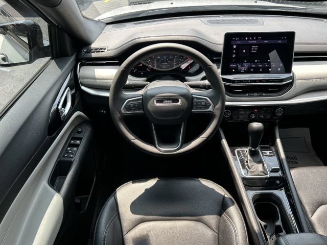 Used 2025 Jeep Compass Limited AWD/4WD image 24