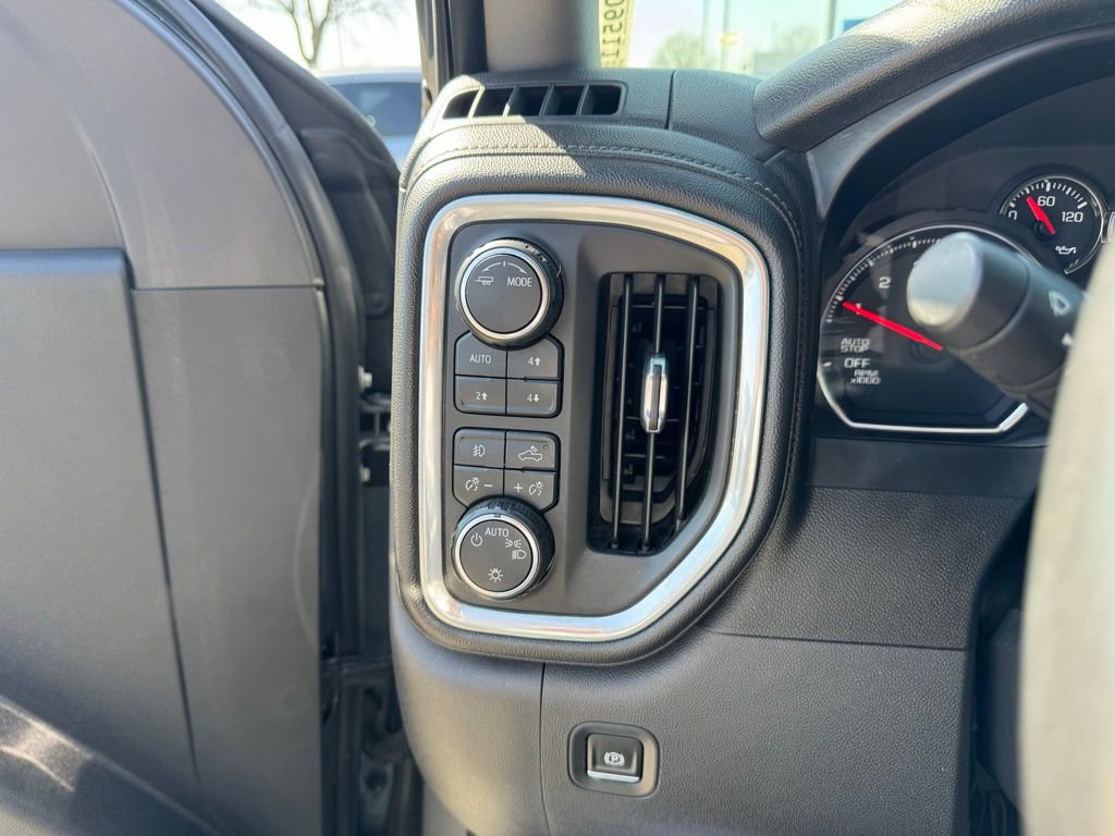 Used 2020 Chevrolet Silverado 1500 RST image 32