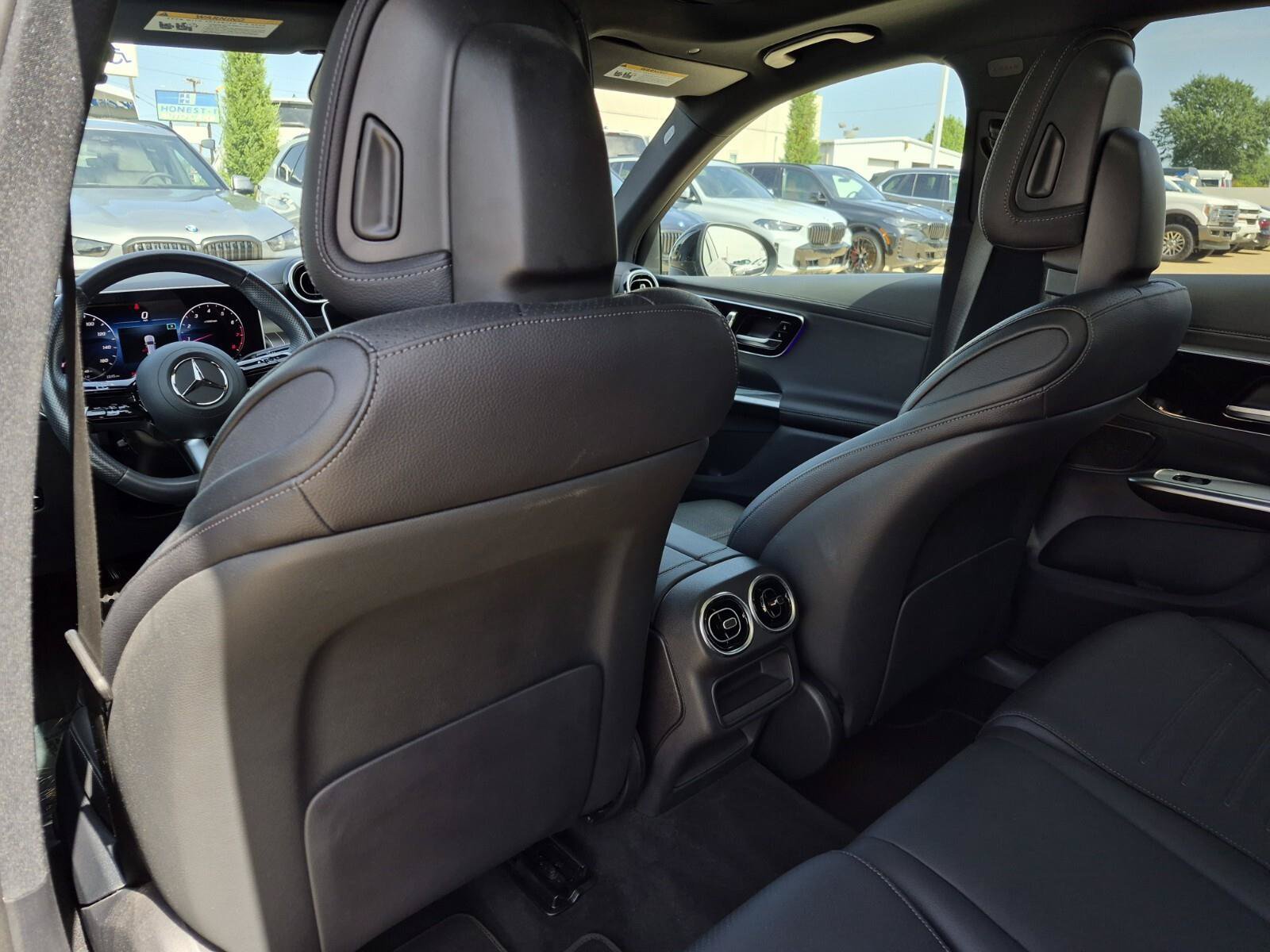 Used 2024 Mercedes-Benz GLC 300 image 17