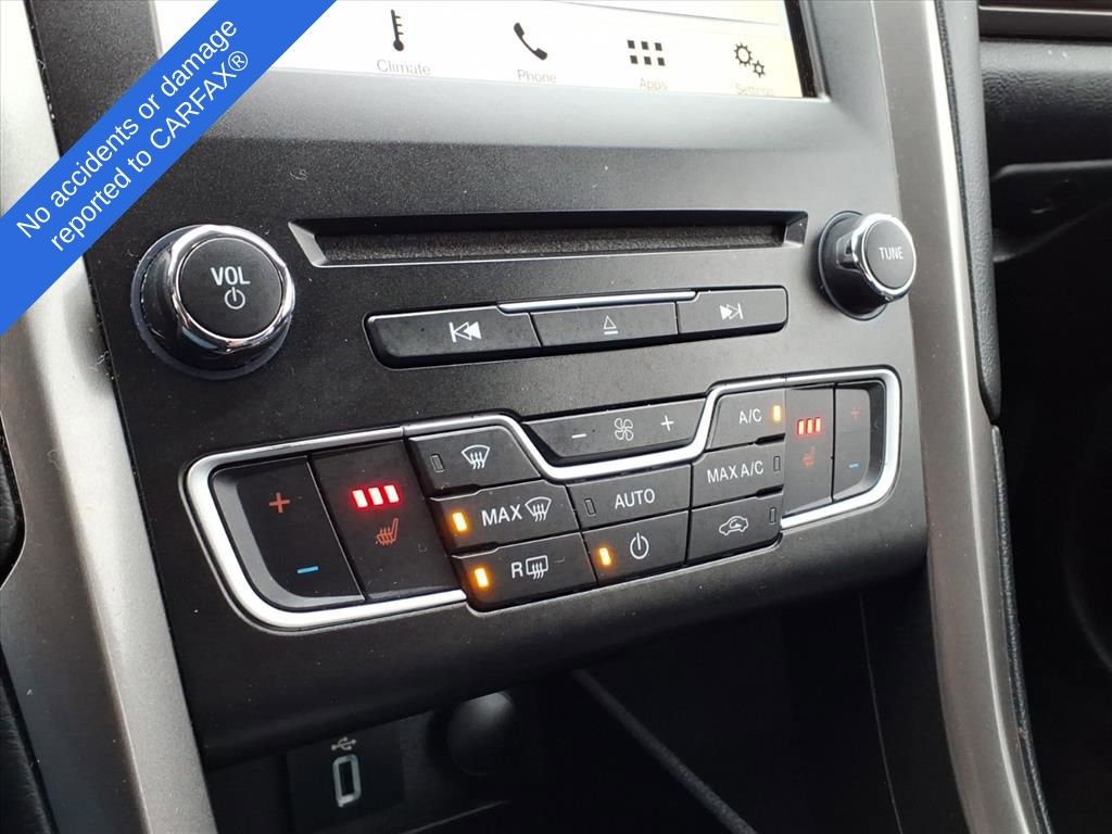 Used 2017 Ford Fusion SE w/ Fusion SE Technology Package image 29
