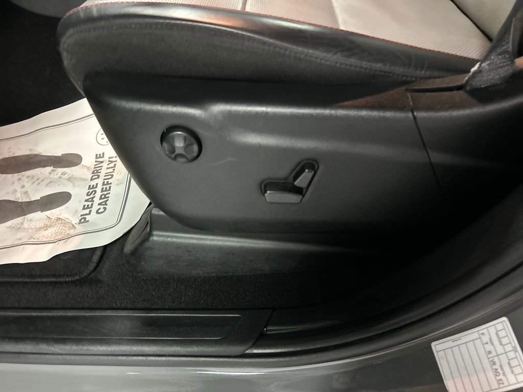 Used 2024 Dodge Durango GT image 13