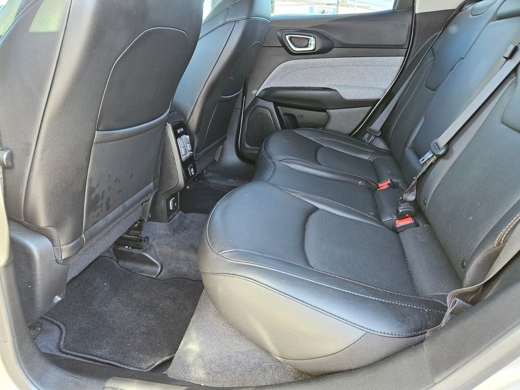 Used 2022 Jeep Compass Latitude image 13