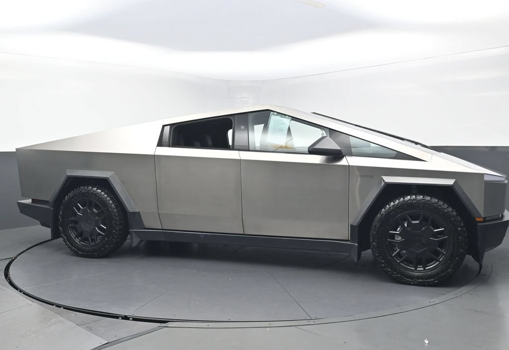 Used 2024 Tesla Cybertruck AWD Crew Cab image 5
