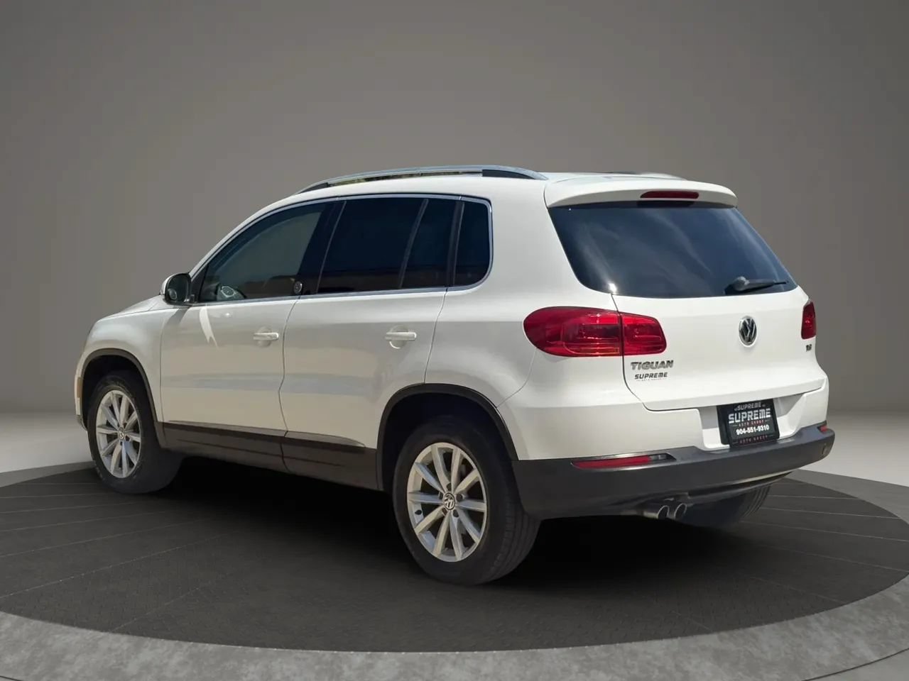 Used 2017 Volkswagen Tiguan Wolfsburg Edition FWD image 5