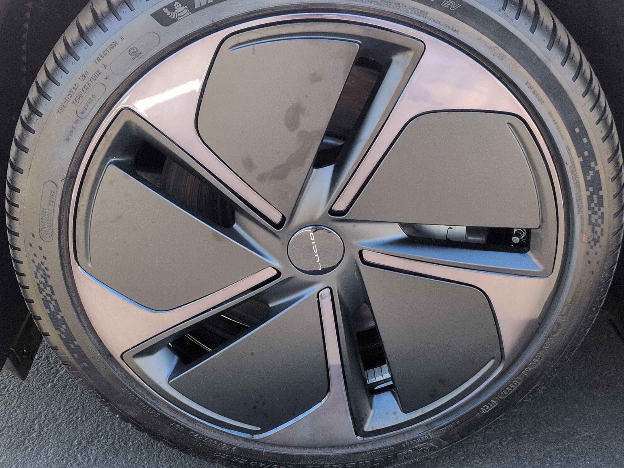 Used 2024 Lucid Air Touring image 13