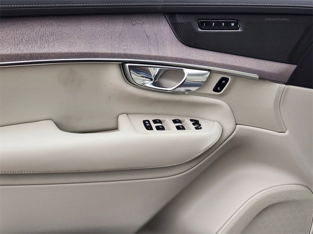 New 2026 Volvo XC90 T8 Ultra w/ Protection Package image 12