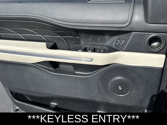 Used 2018 Ford Expedition Platinum AWD/4WD image 11