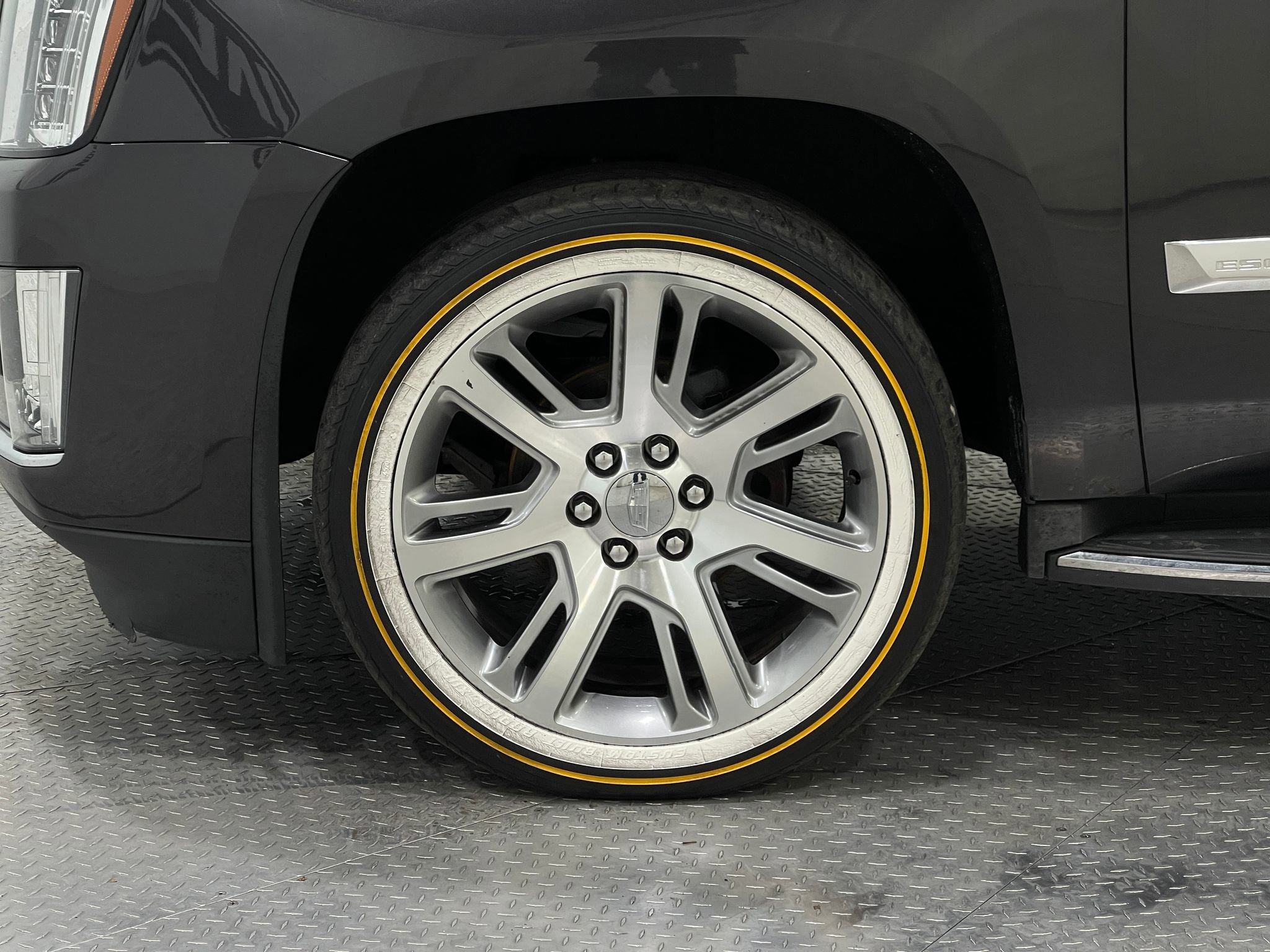 Used 2016 Cadillac Escalade ESV Luxury image 34