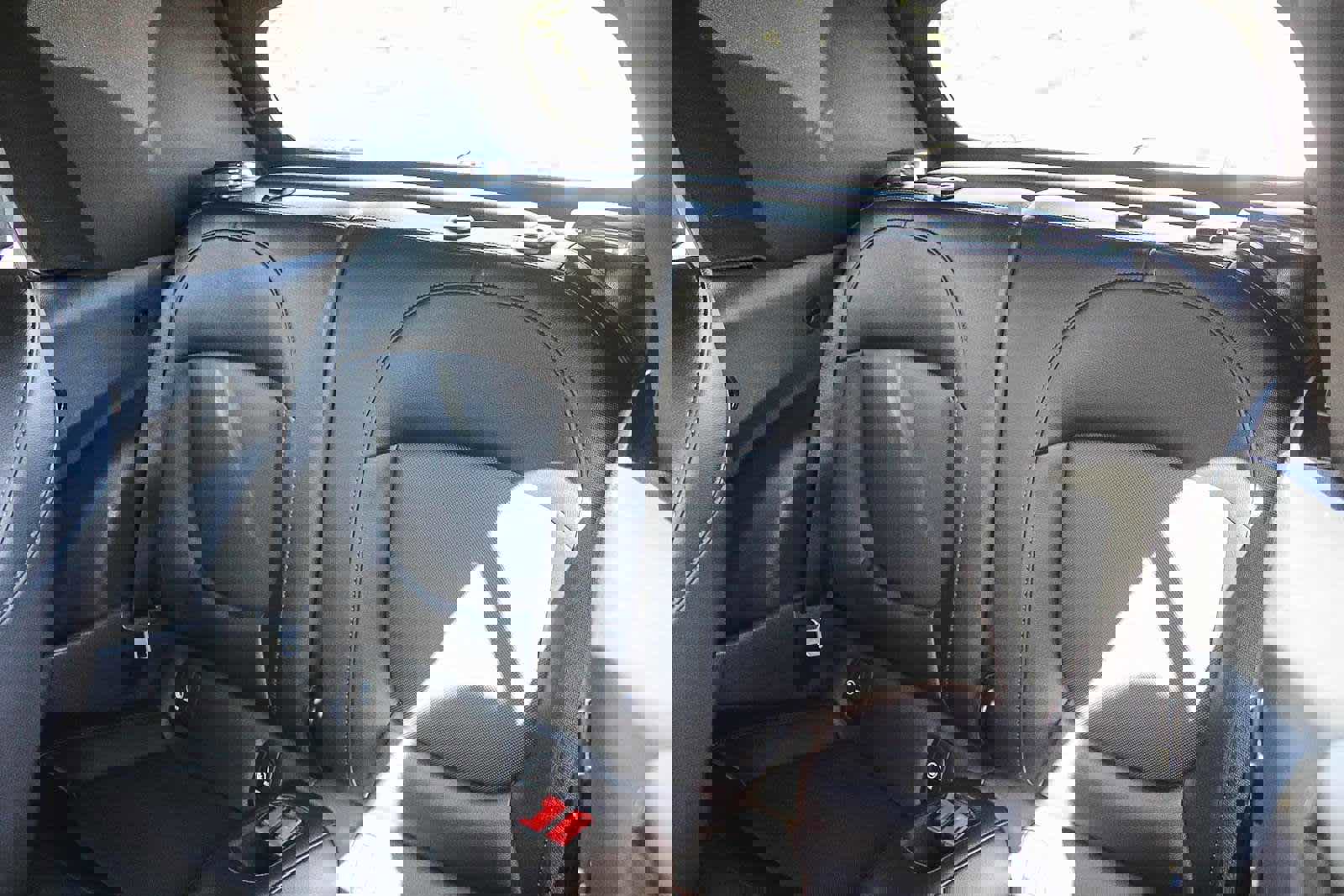 Used 2019 MINI Cooper S w/ Premium Package image 16