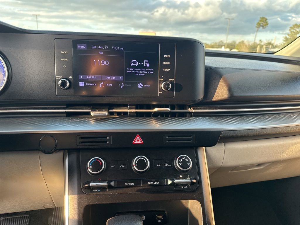 Used 2022 Kia Carnival LX image 15