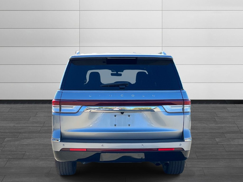Used 2024 Lincoln Navigator Reserve AWD/4WD image 4