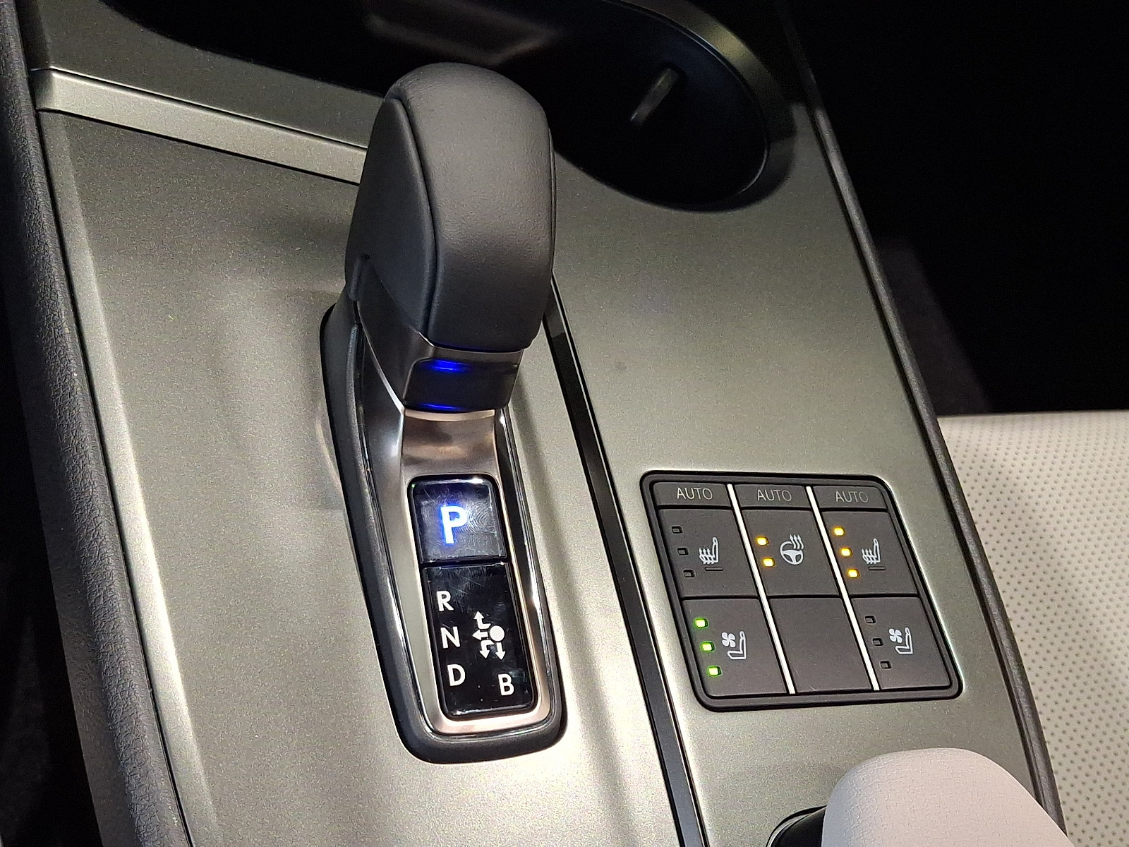 New 2026 Lexus UX 300h AWD image 10
