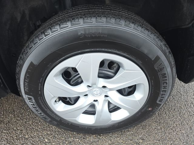 Used 2024 Toyota RAV4 LE image 6