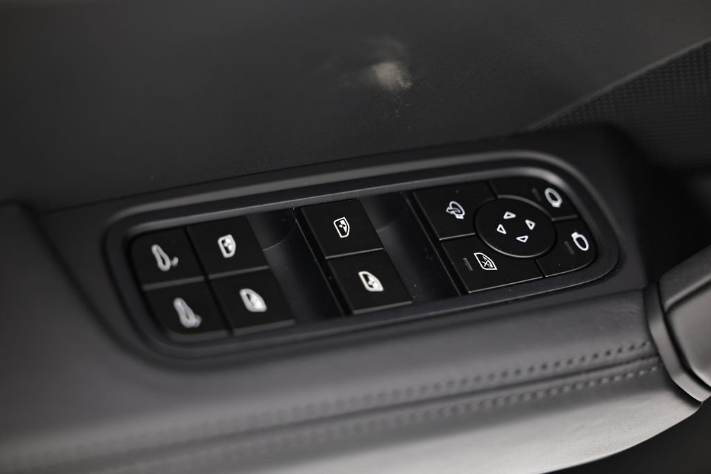 New 2026 Porsche Cayenne GTS AWD/4WD image 21