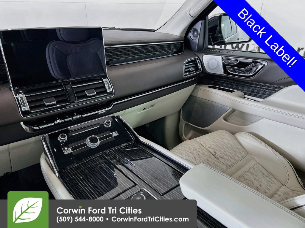 Used 2024 Lincoln Navigator Black Label AWD/4WD image 28