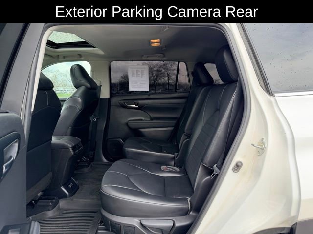 Used 2021 Toyota Highlander XLE image 9