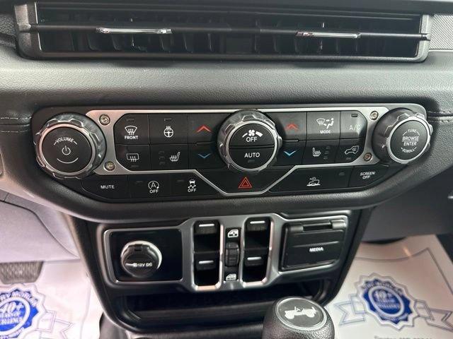 Used 2025 Jeep Wrangler Unlimited Sahara AWD/4WD image 15