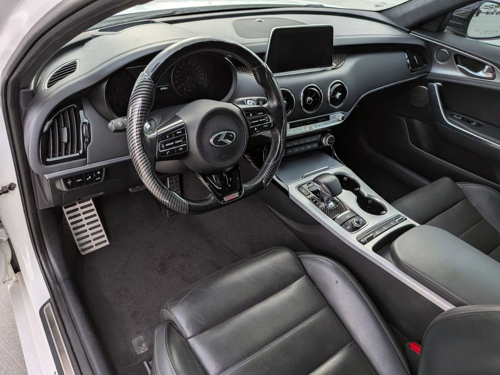Used 2019 Kia Stinger GT2 image 12