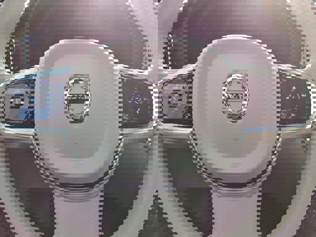 Used 2024 Volvo S60 B5 Plus image 41