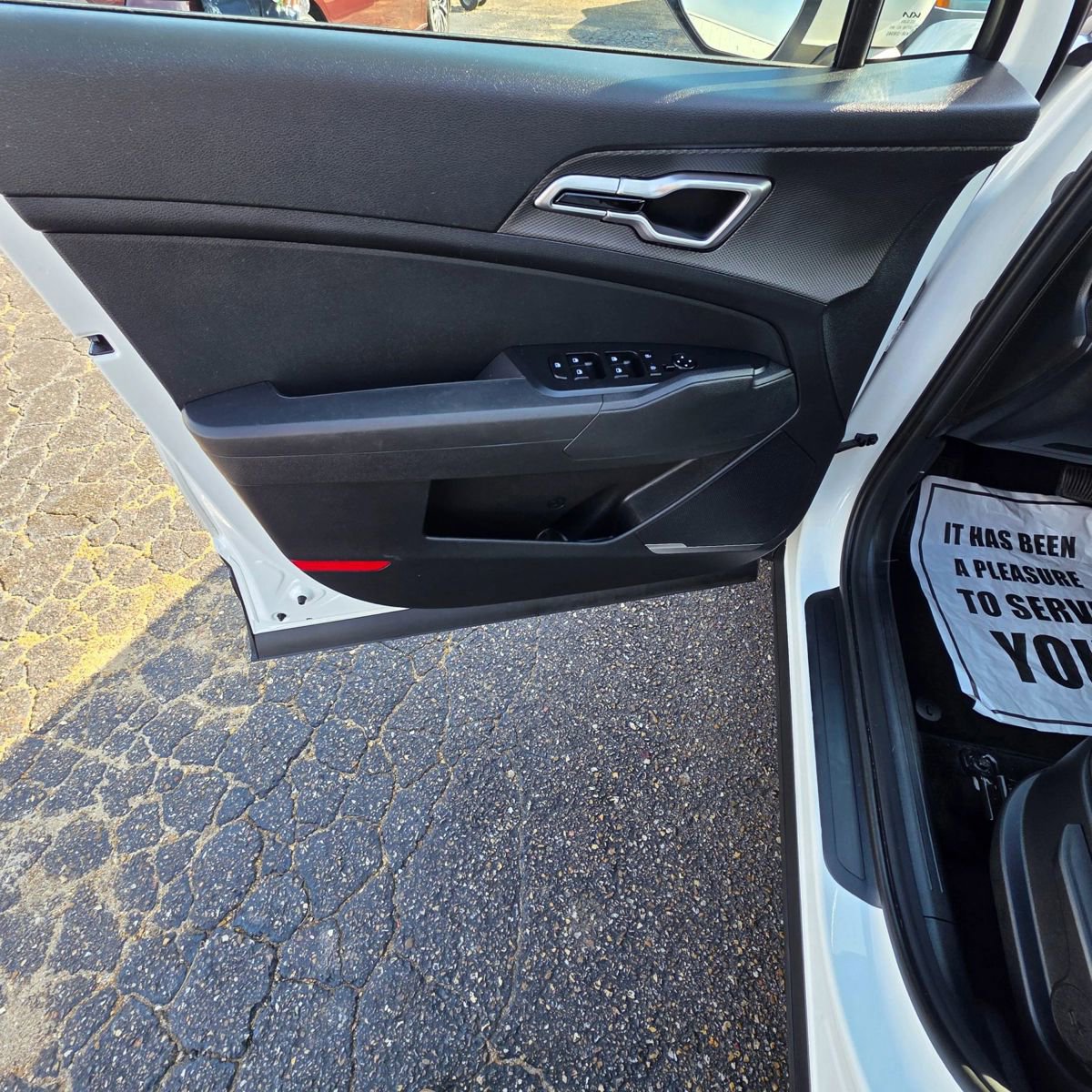 Used 2024 Kia Sportage LX image 23