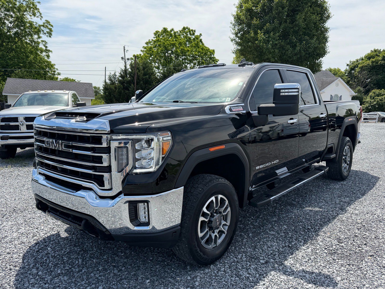 Used 2022 GMC Sierra 3500 SLT w/ SLT Preferred Package AWD/4WD image 6