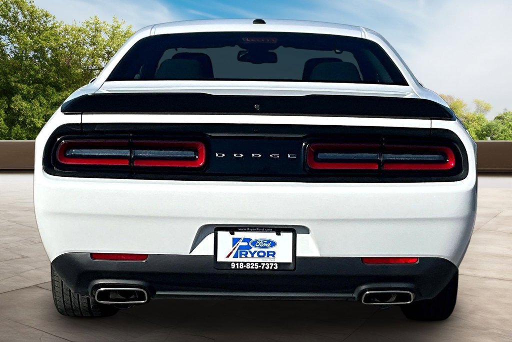 Used 2023 Dodge Challenger SXT RWD image 4