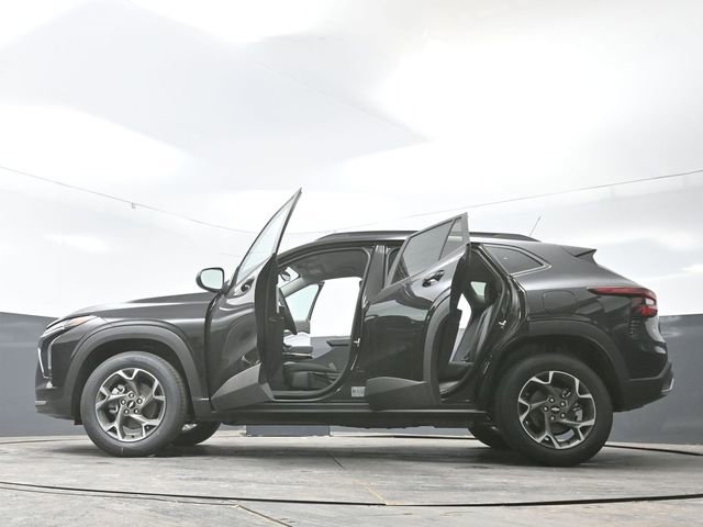 New 2026 Chevrolet Trax LT w/ Driver Confidence Package image 68