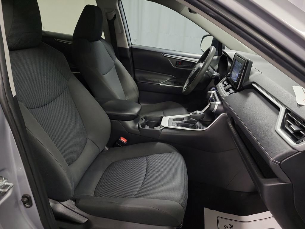 Used 2020 Toyota RAV4 LE image 25