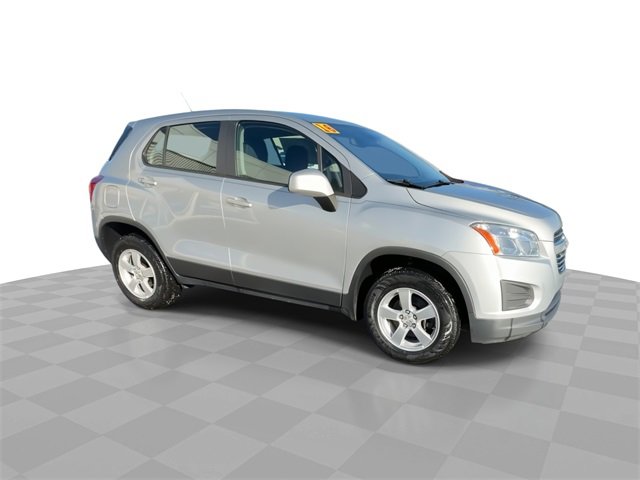 Used 2016 Chevrolet Trax LS image 2