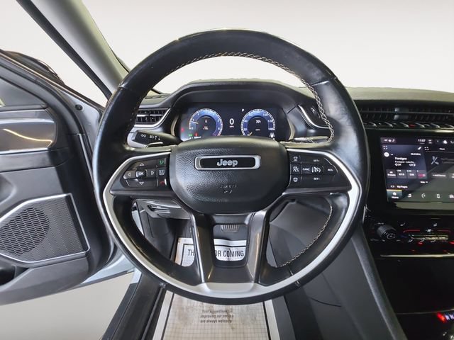 Used 2022 Jeep Grand Cherokee Laredo w/ Luxury Tech Group I AWD/4WD image 13