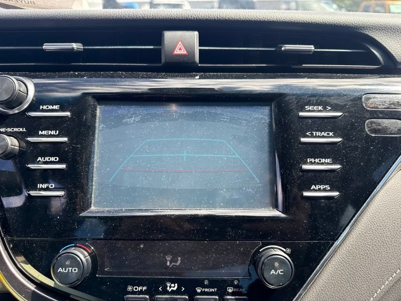 Used 2018 Toyota Camry SE w/ Moonroof Package FWD image 17
