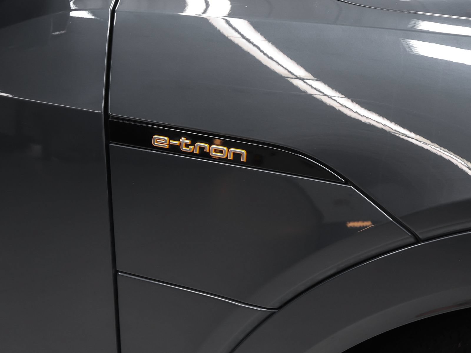 Used 2019 Audi e-tron Prestige AWD/4WD image 14