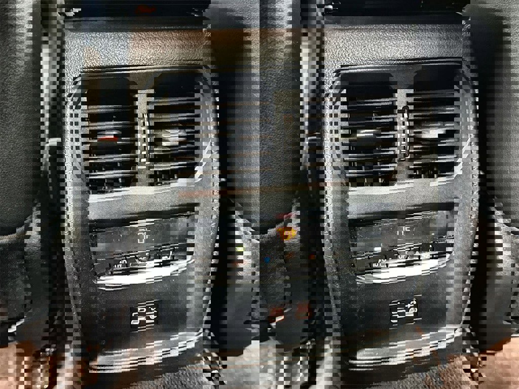 Used 2024 BMW 330i xDrive 330i xDrive Convenience w/ Convenience Package image 29