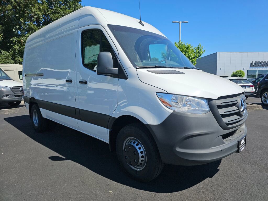 New 2024 Mercedes-Benz Sprinter 144 Cargo image 8