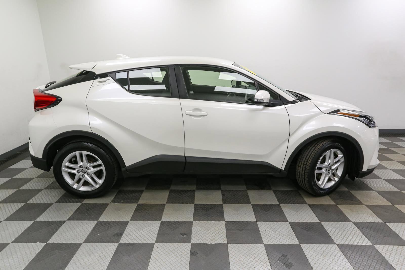 Used 2021 Toyota C-HR LE image 7