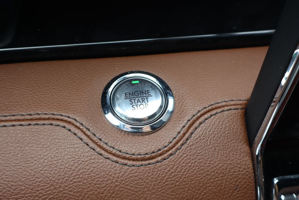 Used 2024 Lincoln Navigator L Reserve AWD/4WD image 16