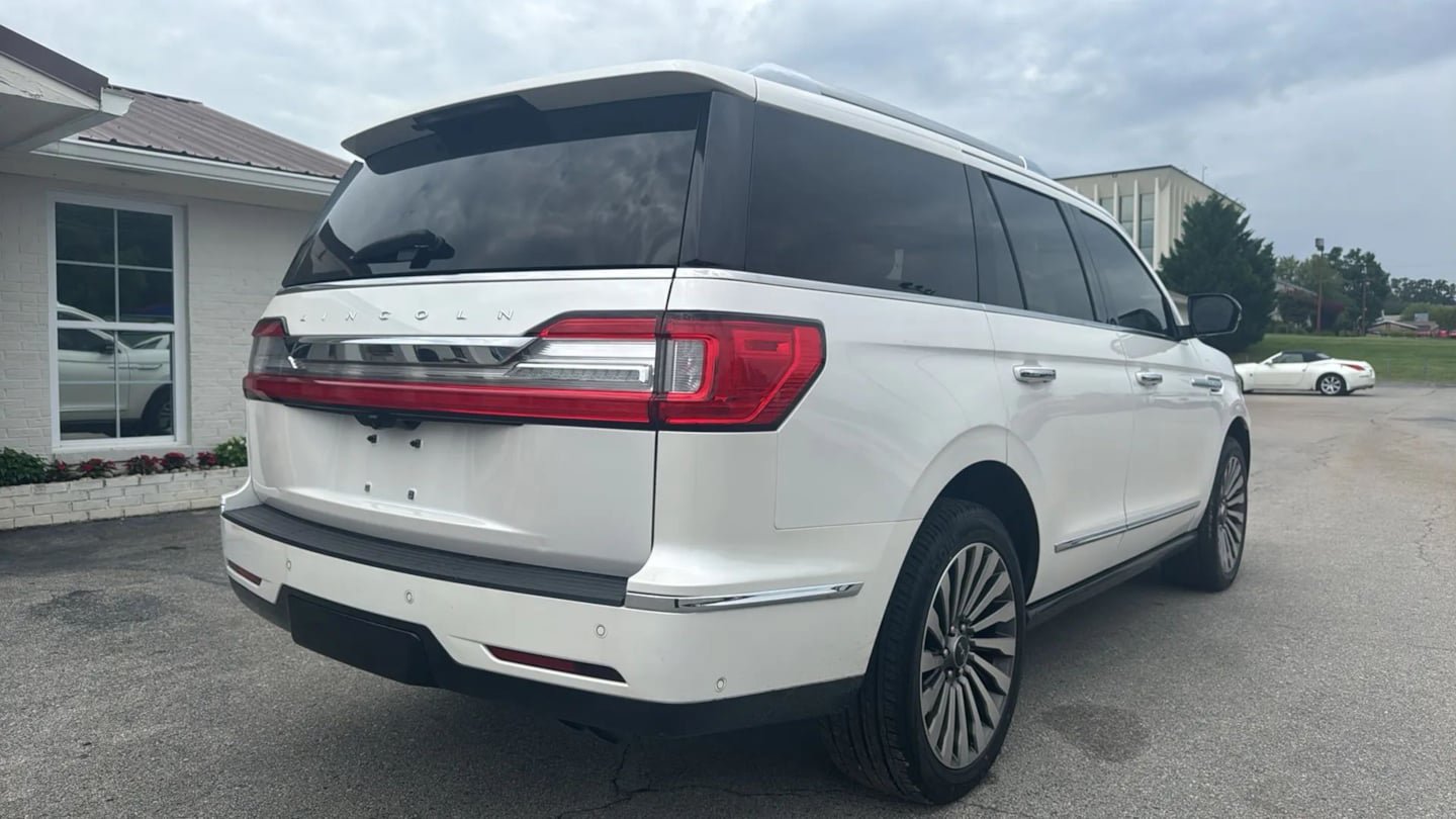 Used 2019 Lincoln Navigator Reserve AWD/4WD image 5