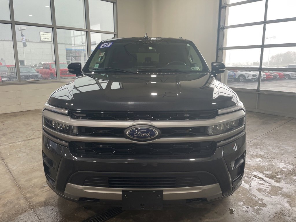 Used 2022 Ford Expedition XLT image 2